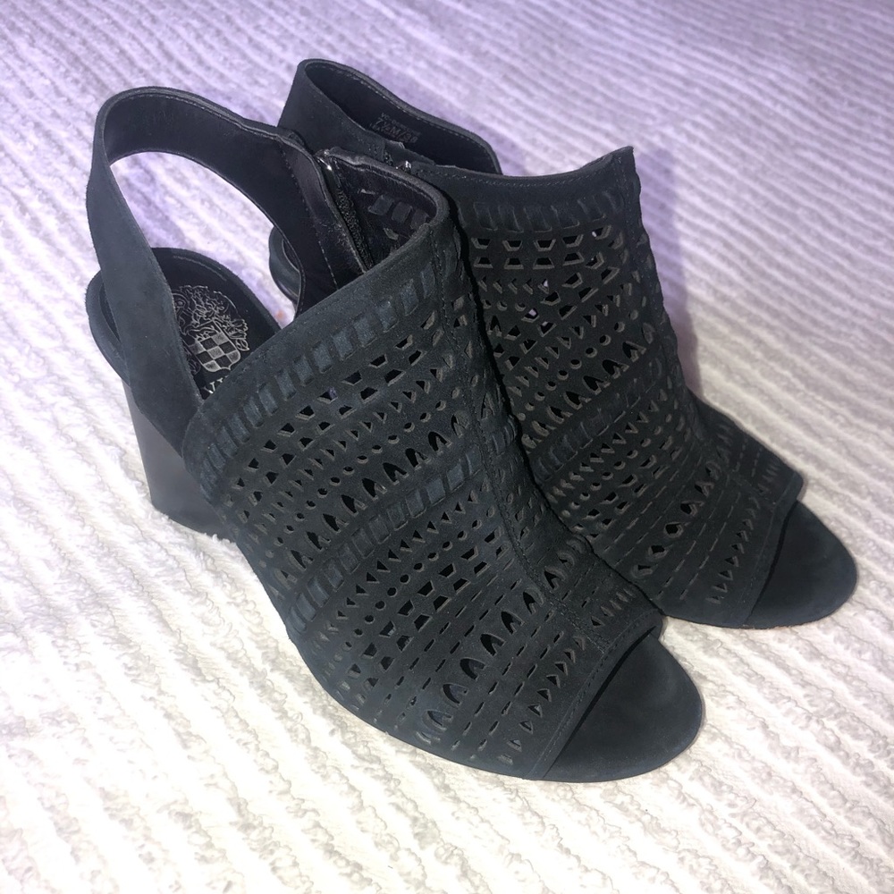 Vince Camuto black 7.5 chunk heel, barely worn
